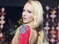 «Сделала лазерную коррекцию»: Оля Полякова рассказала о проблемах со зрением