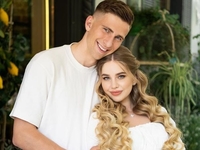 Футболист Илья Забарный женился на бывшей падчерице Андрея Джеджулы