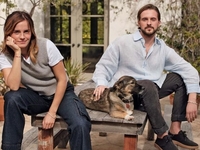 Эмма Уотсон показала редкие фото брата, с которым занялась производством алкоголя