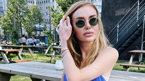 Слава Каминская оправдалась за свои слова, что не собирается возвращаться в Украину