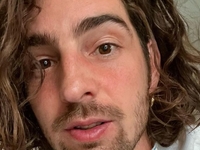 "Надя одумается, а поздно будет": Дантес поведал про бассейн, а ему пишут о Дорофеевой