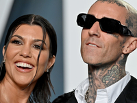 Беременная Кортни Кардашьян объявила пол будущего ребенка и показала фото в купальнике