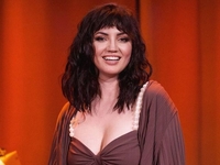 Подвела обувь: Оля Цибульская травмировалась, упав с лестницы на каблуках