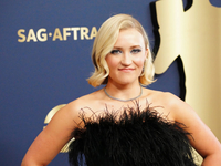 Звезда сериала "Детство Шелдона" Эмили Осмент выходит замуж: фото с помолвки