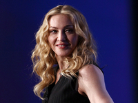 64-летняя Мадонна попала в реанимацию: что случилось с певицей