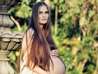 Алла Костромичева во второй раз стала мамой: первое фото модели с ребенком