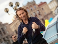 Экс-продюсер Олега Винника выпустил клип с «клоном» артиста