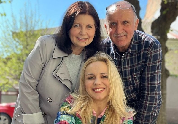 43 года вместе: Лилия Ребрик публично поздравила родителей с годовщиной свадьбы