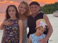 Оля Полякова подает в суд на известное издание из-за статьи о фигуре ее дочери