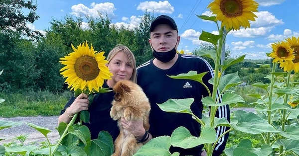 "Мы всюду": Данилко и Белоконь повеселили фото с подсолнухами и цистернами