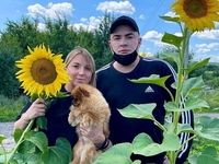 "Мы всюду": Данилко и Белоконь повеселили фото с подсолнухами и цистернами