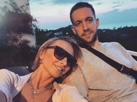 Ирина Сопонару из «Женского квартала» сделала селфи с женихом-британцем во время прогулки по Киеву