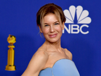 Рене Зеллвегер впервые за долгое время снялась с бойфрендом и его взрослыми детьми от прошлых отношений