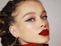 Яремчук со страстным полуголым фото впервые за месяцы появилась в блоге