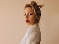 Из общежития на большую сцену: Тина Кароль показала, как выглядела 18 лет назад