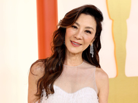 60-летняя Мишель Йео вышла замуж спустя 19 лет после помолвки