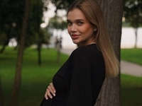 Блогерша Саша Бо рассекретила, сколько килограмм набрала во время третьей беременности