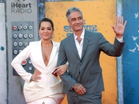 Рита Ора впервые показала фото со своей тайной свадьбы с Тайкой Вайтити