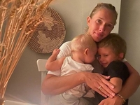 Катерина Осадча повеселила першим селфі молодшого сина Данила