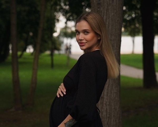 Блогерка Саша Бо перенесла викидень на початку повномасштабної війни