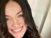 Мейхер приковала внимание публики животом на новом фото, которое уже удалила