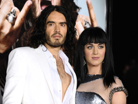 Первый муж Кэти Перри обвинен в изнасиловании и эмоциональном насилии