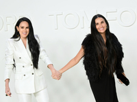 «Принимаем заявки на ее следующего мужа»: дочь Деми Мур показала звездную маму в прозрачном платье