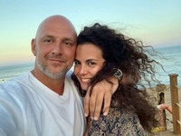 Потап засветился на прогулке с Каменских по вечернему Подолу