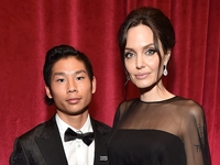 Cына Джоли и Питта заподозрили в романе со звездой «Американской истории ужасов»