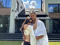 Тринчер и Волошин впервые провели экскурсию по загородному дому, который купили в июле