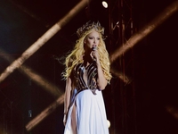 Продюсер Оли Поляковой рассказал о ее госпитализации: фото певицы с синяками от капельниц