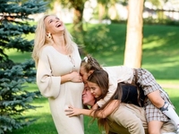 Ребрик написала о связи ее 3-й беременности с выездом мужа за границу