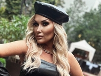 Бужинская показала бюст в Германии и написала об отношениях