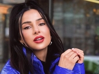 Огневич в мини-юбке и ботфортах показала свое место силы в Киеве