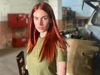 «Кто с нас еще пиарился?»: Евгения Эмеральд напомнила экс-мужу, как он снимался в «Сердцах трех»