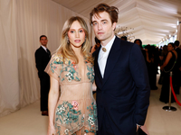 Девушка Роберта Паттинсона спровоцировала слухи о беременности