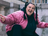 Alyona Alyona показала детские фото и вспомнила о традициях родного села