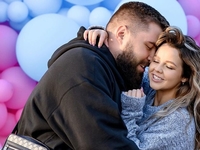 Экс-«пацанка» Влада Роговенко рассекретила пол второго ребенка на гендерной вечеринке