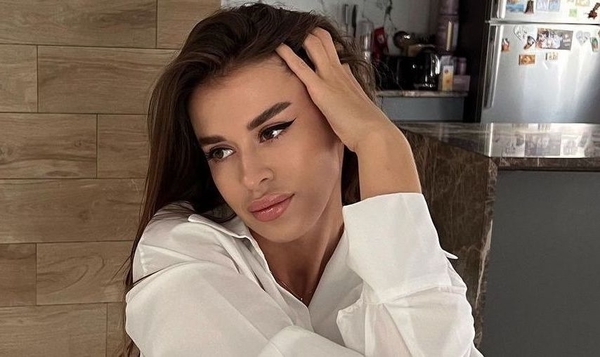 "Иногда что-то может идти не так": жена бывшего Лорак снялась в Черновцах