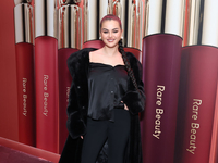 Селена Гомес заявила, что уходит из Instagram из-за «насилия и террора» в мире