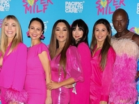 Экс-жена Виталия Кличко в розовом платье засветилась на презентации книги о «Супермилфе»