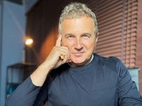 Юрий Горбунов показал, как выглядел 25 лет назад, когда вел шоу о моде