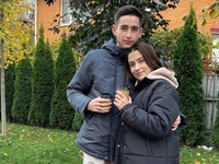 «Чувствую себя прислугой»: жена Сасанчина публично пожаловалась на проблемы в браке