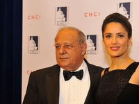 Сальма Хайек показала, как ее отец отпраздновал 86-летие