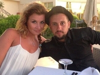 Монатик рассекретил самый дорогой подарок своей жене Ирине