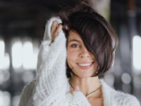 Ексдружина Кличка похвалилася відпочинком на пляжі у леопардовому купальнику