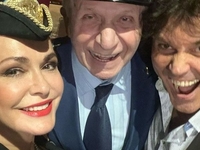 "Был у меня муж, летчик-залетчик": Сумская показалась с бывшим и нынешним супругами