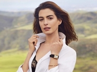 Образ дня: Енн Гетевей одягнула наймодніші ботфорти