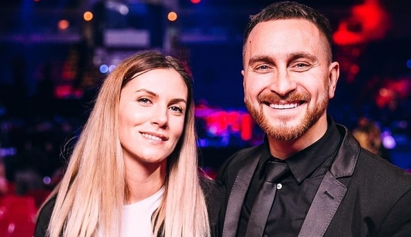 Лидер группы «СКАЙ» Олег Собчук со скандалом разводится с женой после 21 года в браке