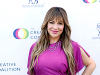 Алисса Милано в черном купальнике похвасталась семейного отдыхом на пляже